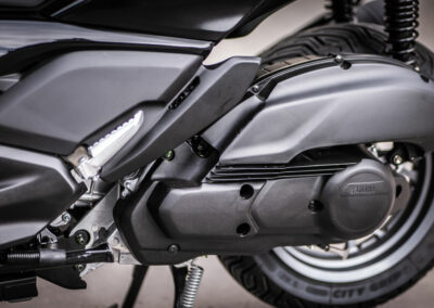 Au cœur du Yamaha, nous retrouvons le très bon monocylindre 4 temps à refroidissement liquide Euro 5 Blue Core qui n’évolue pas d’un iota