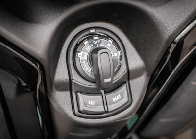 Pas de contacteur à clé sur ce XMax mais un système Keyless.