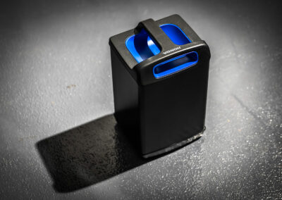 La batterie du Honda EM1e pèse 5,3 kilos et est capable d’encaisser plus de 2 500 cycles de charge.
