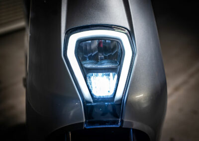 Ajustements millimétrés, plastiques d’excellente facture, feux à leds superbement intégrés…tout est parfaitement maîtrisé.