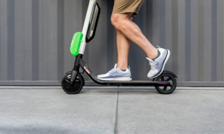 Trottinette électrique : Interdiction de circuler sur les trottoirs.