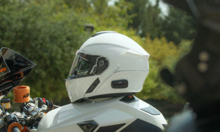 Outrush R : Le premier casque connecté de SENA