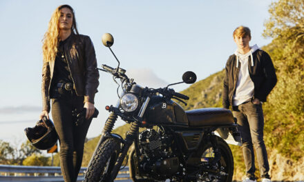 Bluroc Legend 125 : Le scrambler baroudeur des villes