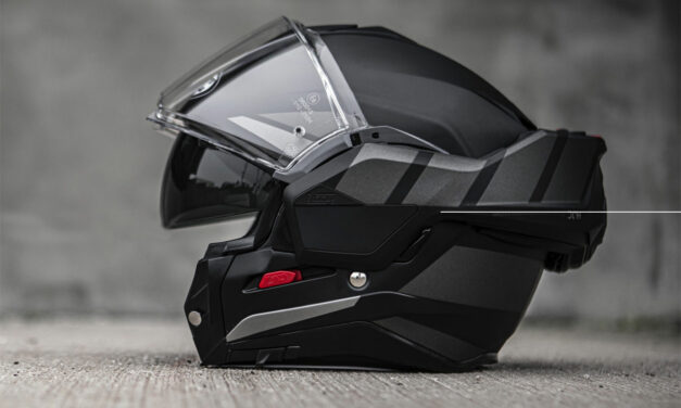 HJC i100 : Le premier casque réversible homologué 22.06