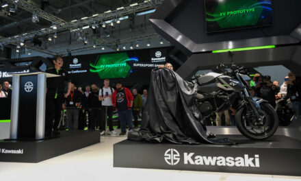 Intermot 2022 : Kawasaki dévoile un prototype de moto électrique