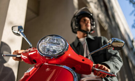 Nouvelle Vespa GTS 2023 : style intemporel, mieux équipé !