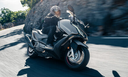 Nouveau Kymco AK 550 Premuim 2023 : Prix et disponibilité
