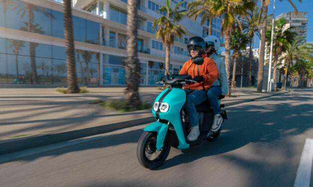 Scooter électrique Yamaha Neo&rsquo;s : Le turquoise lui va si bien !