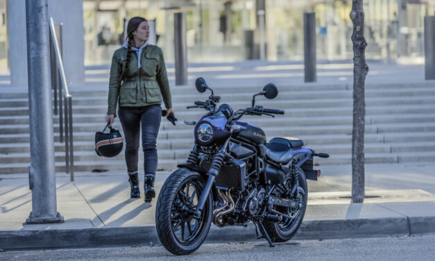 Kawasaki Eliminator 500 : Prête à s&rsquo;imposer dans le trafic urbain
