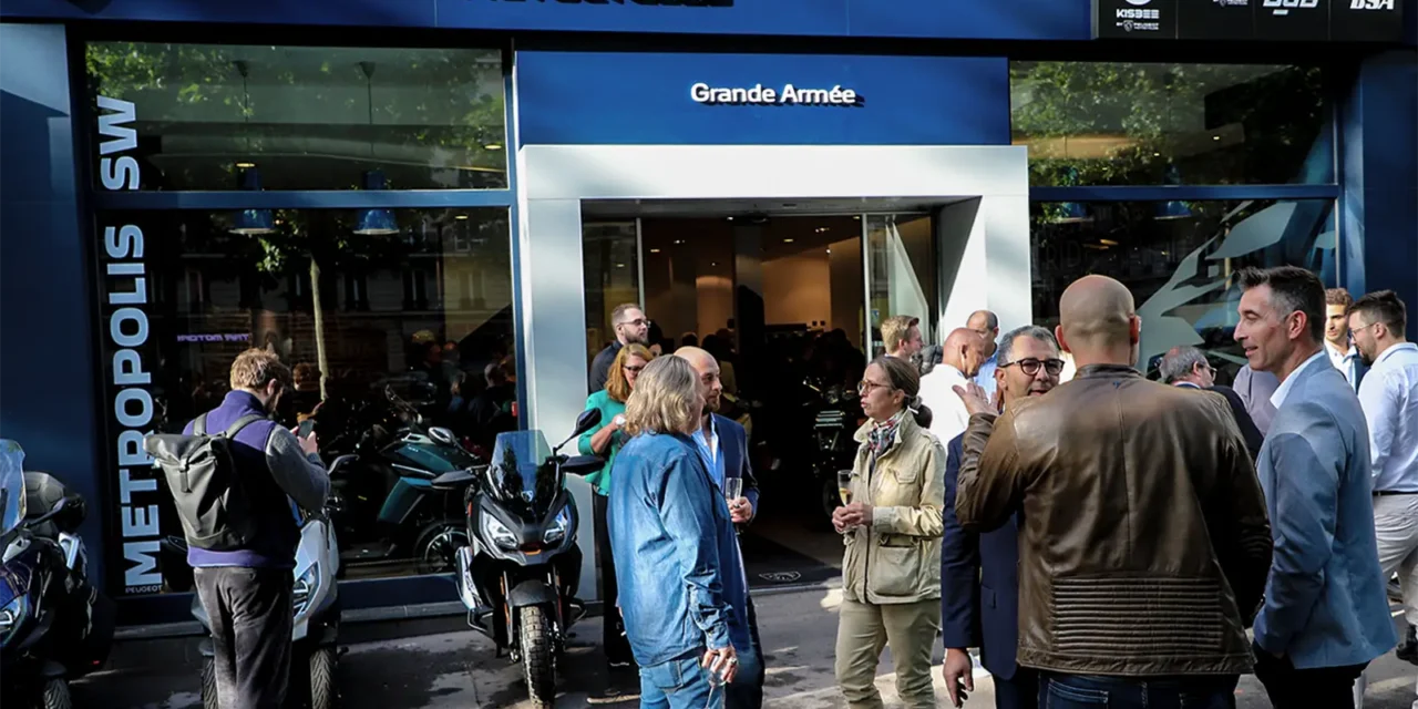 Peugeot Motocycles ouvre son premier flagship à Paris