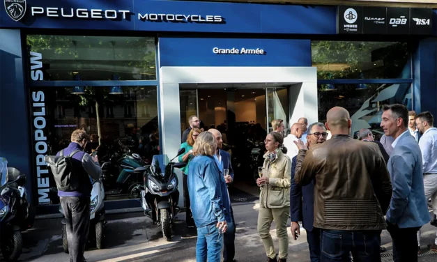 Peugeot Motocycles ouvre son premier flagship à Paris