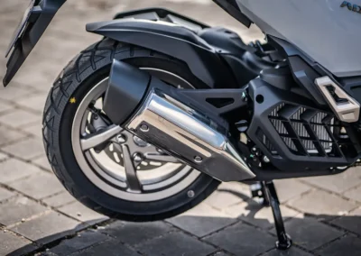 Souple et silencieux, ce moteur grimpe vite à 80 km/h avec un minimum de vibrations.
