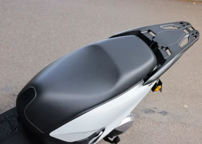 Avec une selle perchée à seulement 760 mm, le CUV e: est accessible à tous les gabarits.