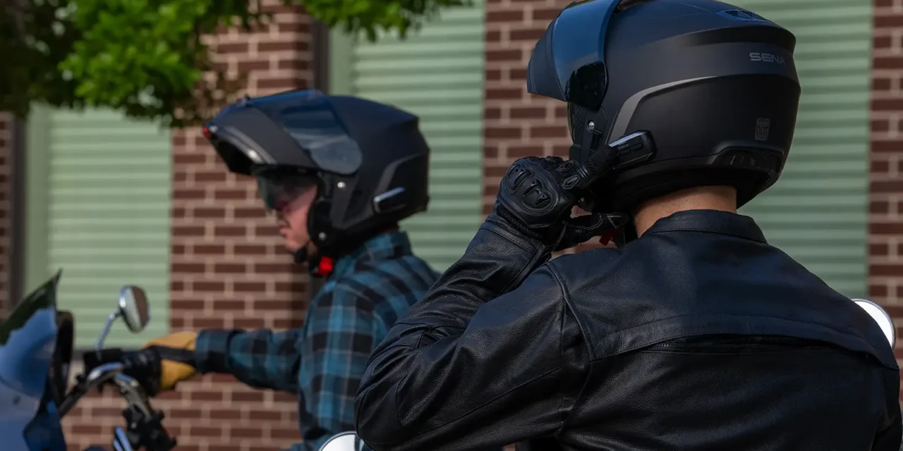 Intercom moto : SENA LA REND ACCESSIBLE AVEC L’OUTRUSH 2