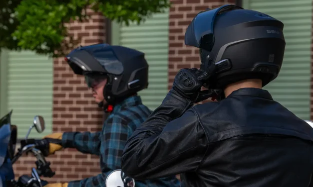 Intercom moto : SENA LA REND ACCESSIBLE AVEC L’OUTRUSH 2