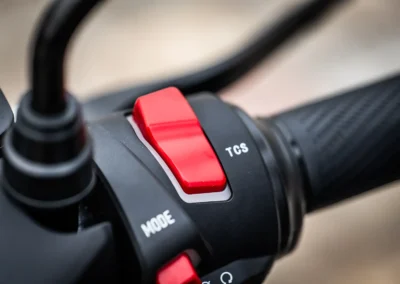 Niveau sécurité, le e-Spark embarque un traction control déconnectable.