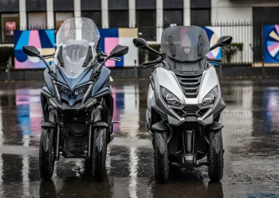 De prime abord, le Metropolis semble plus compact, mais les dimensions entre les deux véhicules sont pourtant très proches.