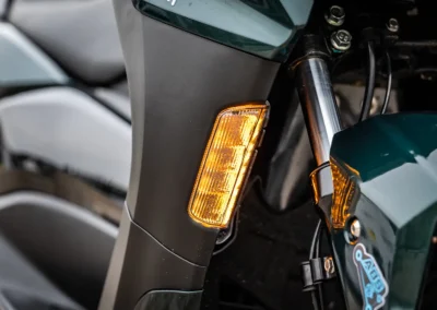 Discrets et bien intégrés à la carrosserie, les clignotants participent à une silhouette plus fluide et contemporaine.