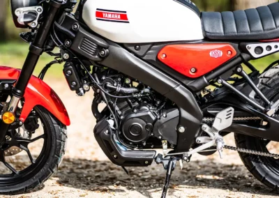 Au cœur de la XSR 125, nous retrouvons un monocylindre 4 temps injection à refroidissement liquide délivrant une puissance de 15 chevaux à 10 000 tr/min.