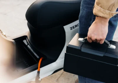 L'autonomie réelle en usage principalement urbain avoisine les 110 km avec deux batteries.