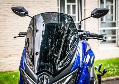Le NMAX souffre de sa protection et d’une allonge moteur un peu juste.