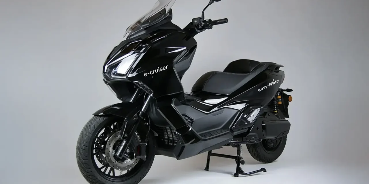 Easy-Watts e-Cruiser Tour 2026 : essayez le maxi-scooter