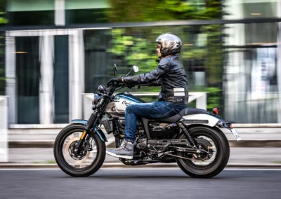 La Cyclone RA 125 mise avant tout sur la facilité d’utilisation.