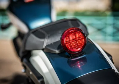 La première qualité de la Cyclone RA 125 est incontestablement son style.