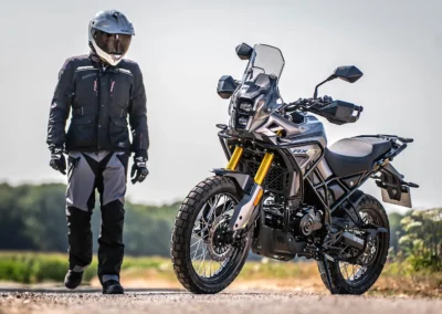 La RX2 revendique une autonomie d’environ 430 km avec un plein.