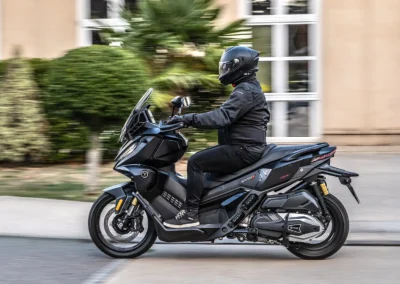 C’est en milieu urbain que le SR450X devrait passer une grande partie de son temps.